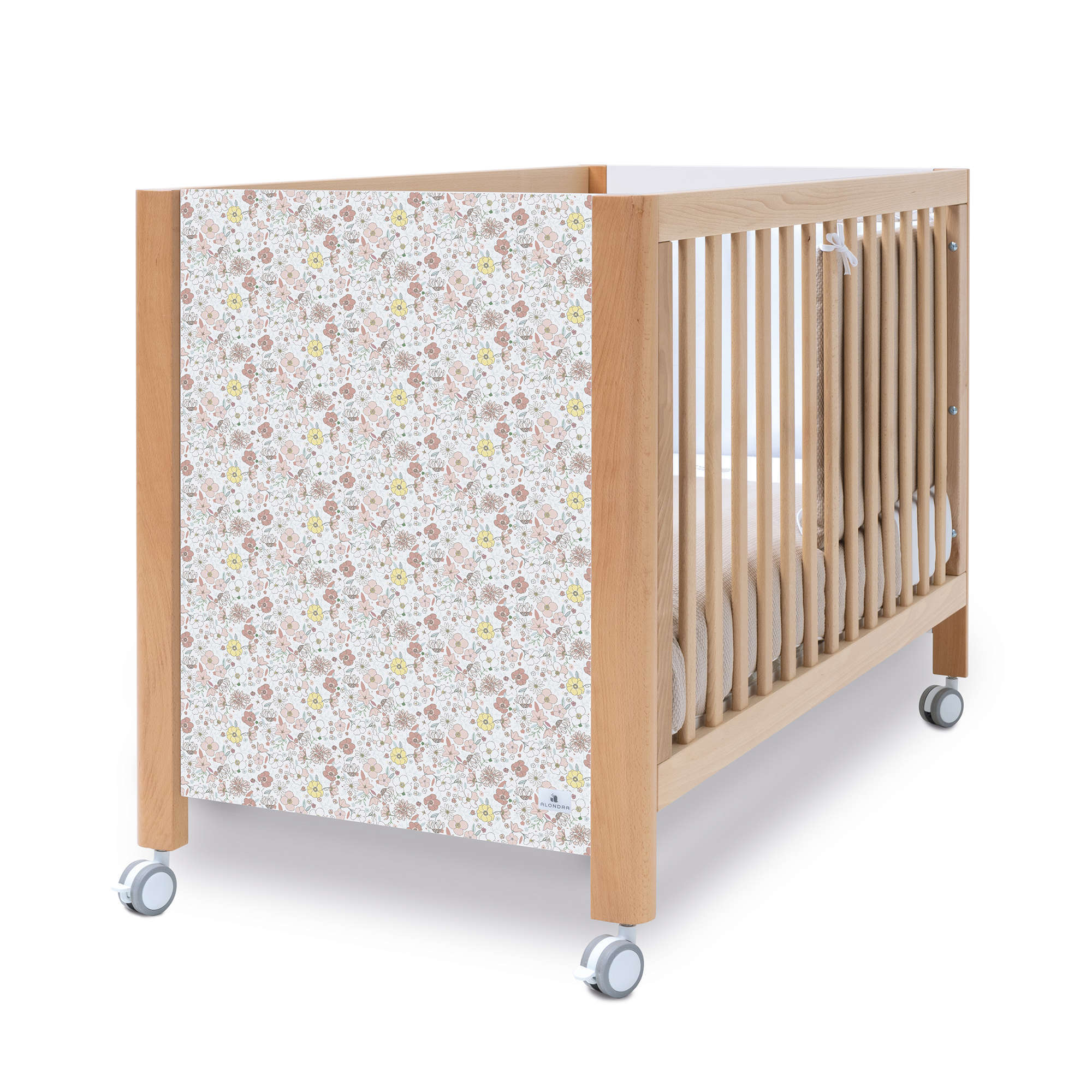 Lettino 60x120 cm legno con vinile fiori rosa sulla testata · Ombra Liberty