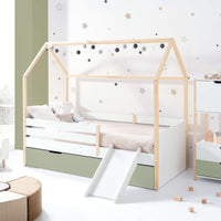 Cuna casita Montessori de madera, con tobogán para juegos y diseño educativo para niños