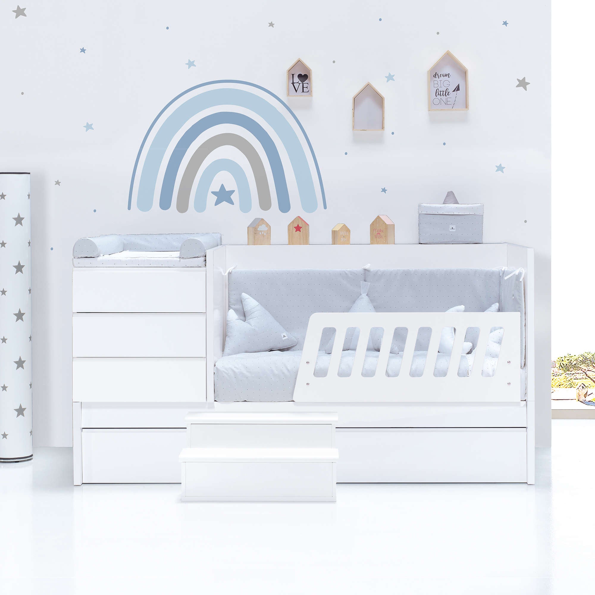 Cuna transformable en cama en blanco