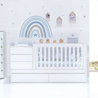 Cuna transformable en cama Sero Kubo White de líneas sencillas