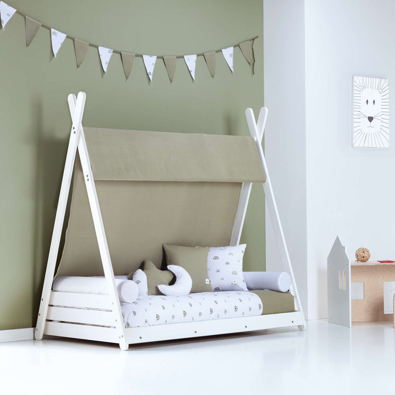 cama con forma de cabaña verde oliva de la colección montessori